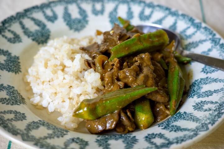 牛肉とオクラの中華風味噌カレー