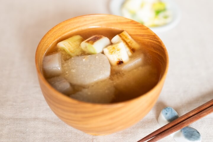 焼きねぎと里芋の味噌汁