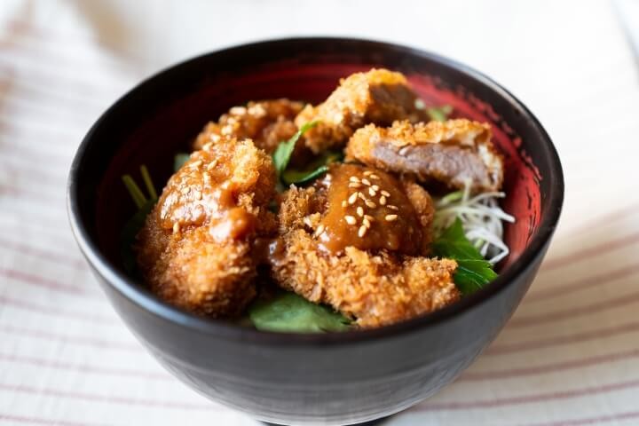 山吹味噌香るやわらかヒレかつ丼