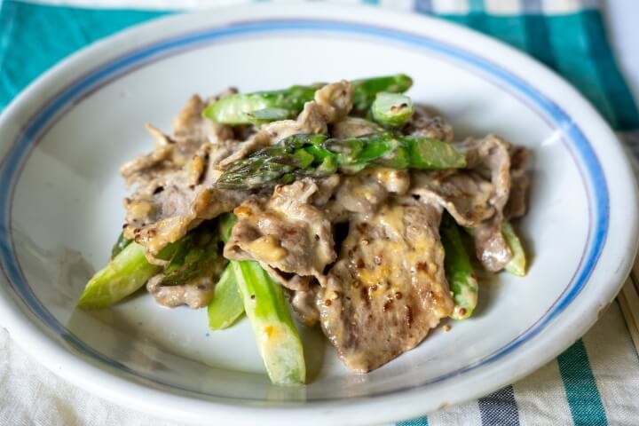 豚肉とアスパラの味噌マスタードマヨ炒め